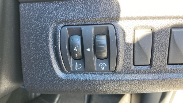 Renault Clio 1.2 16V Dynamique Nav 5dr Petrol Hatchback